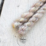 Handlitað útsaumsgarn - mohair/silk