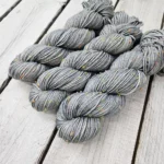 Greypt í stein - Neon Tweed DK