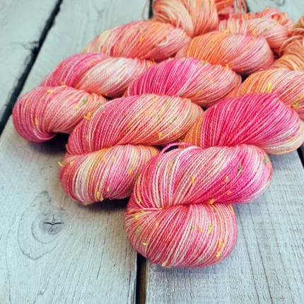 Neon Tweed Fingering by Vatnsnes Yarn