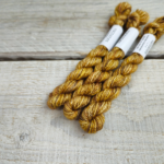 Handlitað útsaumsgarn - bfl/silki