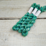 Handlitað útsaumsgarn - bfl/silki