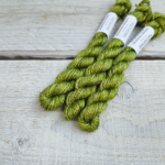 Handlitað útsaumsgarn - bfl/silki