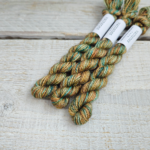 Handlitað útsaumsgarn - bfl/silki