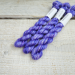 Handlitað útsaumsgarn - bfl/silki