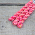 Handlitað útsaumsgarn - 100% silki