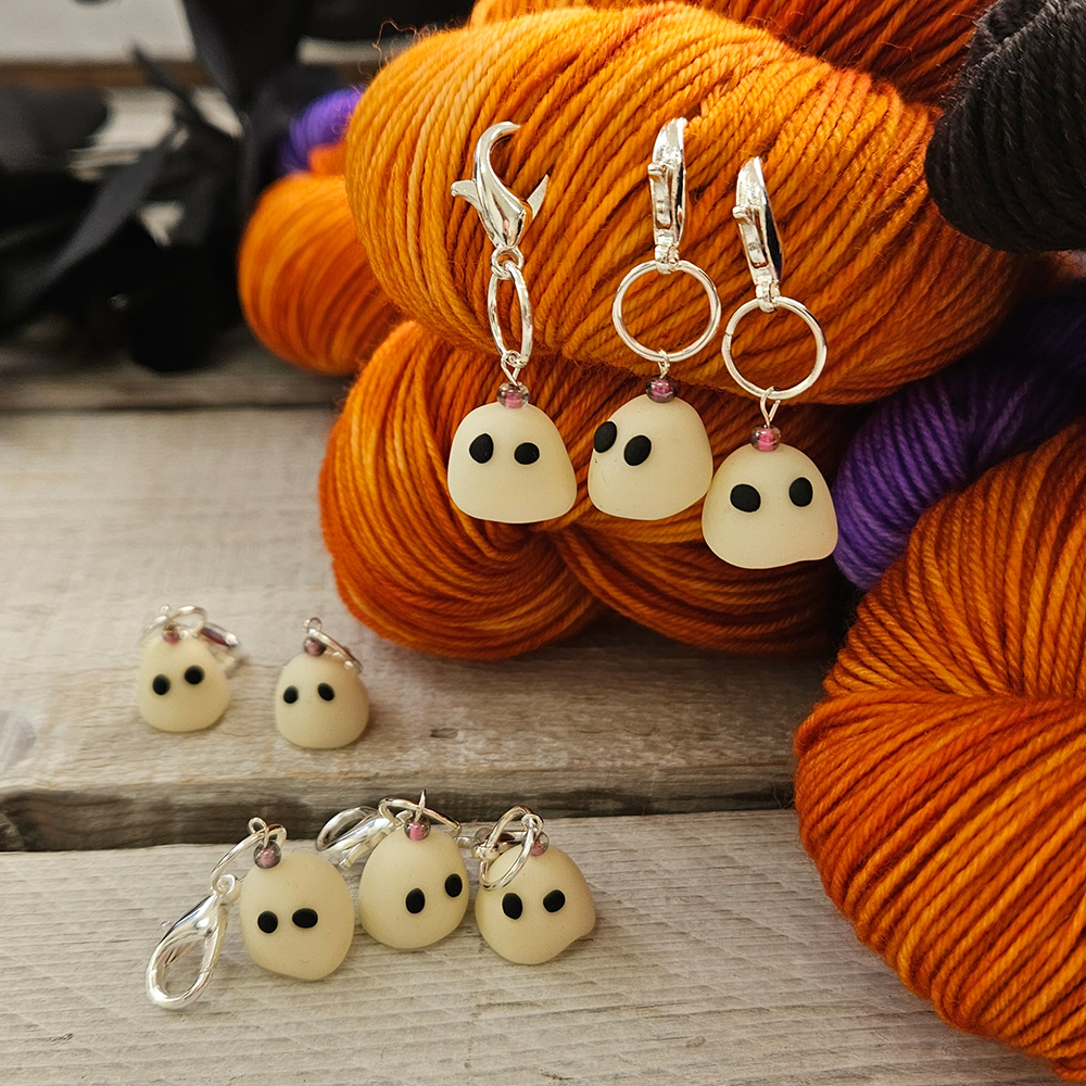 halloween-sokkkasett-vatnsnes-yarn-2025-02