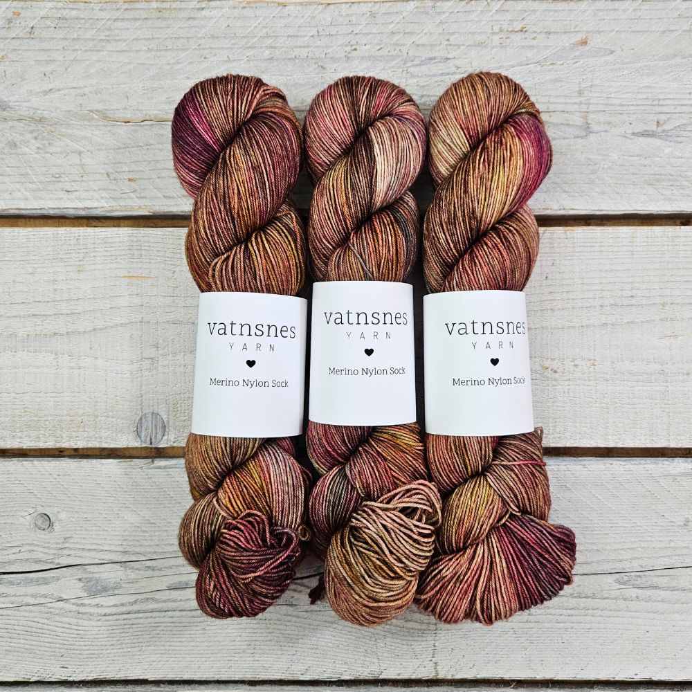 vatnsnes-yarn-mns-05 Merino Nylon Sock by Vatnsnes Yarn - Image 1